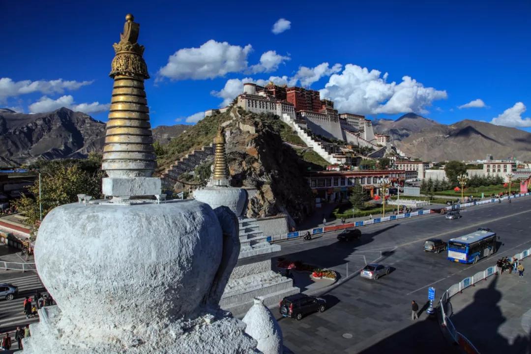 西藏盛会，尊敬的领导与亲爱的朋友们共聚一堂